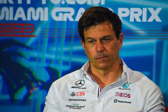 📸😂 | Officiële F1-shop verkoopt mok met 'No Michael no'