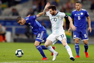 Argentinië komt met de schrik vrij tegen Paraguay, Colombia al door op Copa America