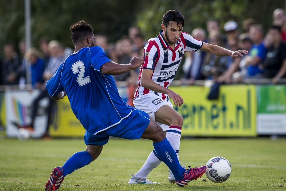 Willem II huurt 19-jarige Azzaoui van Wolfsburg