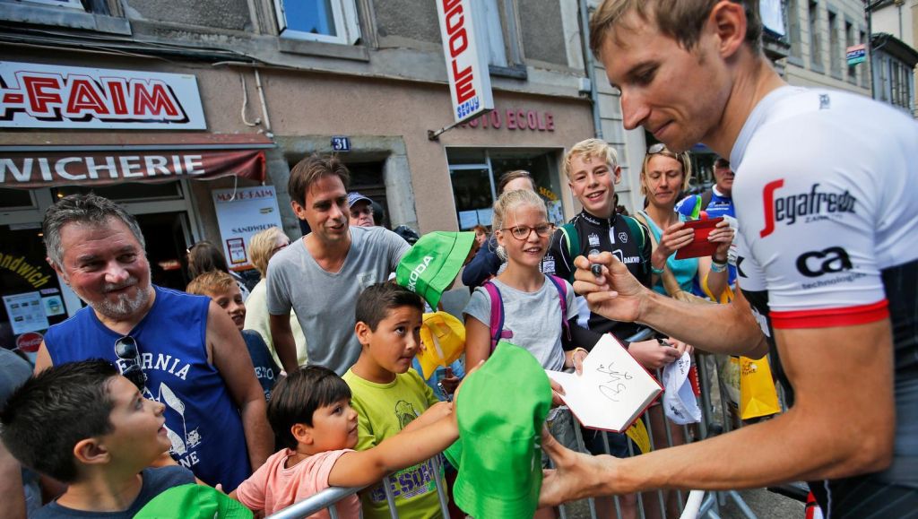 Mollema kijkt uit naar 'linke' bergetappe: 'Ik ben als Groninger wel wat gewend'