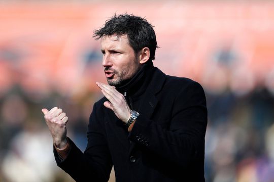 Van Bommel wil niks weten over 'veilig' gelijkspel: 'We gaan voor de winst'