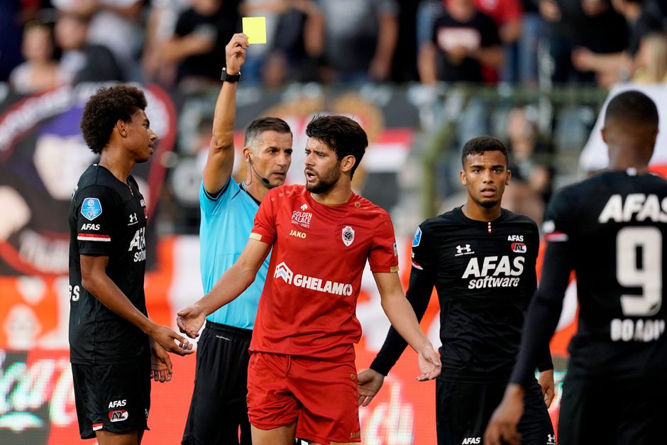 Griekse kaartentrekker mag proberen Ajax-Getafe goed te fluiten