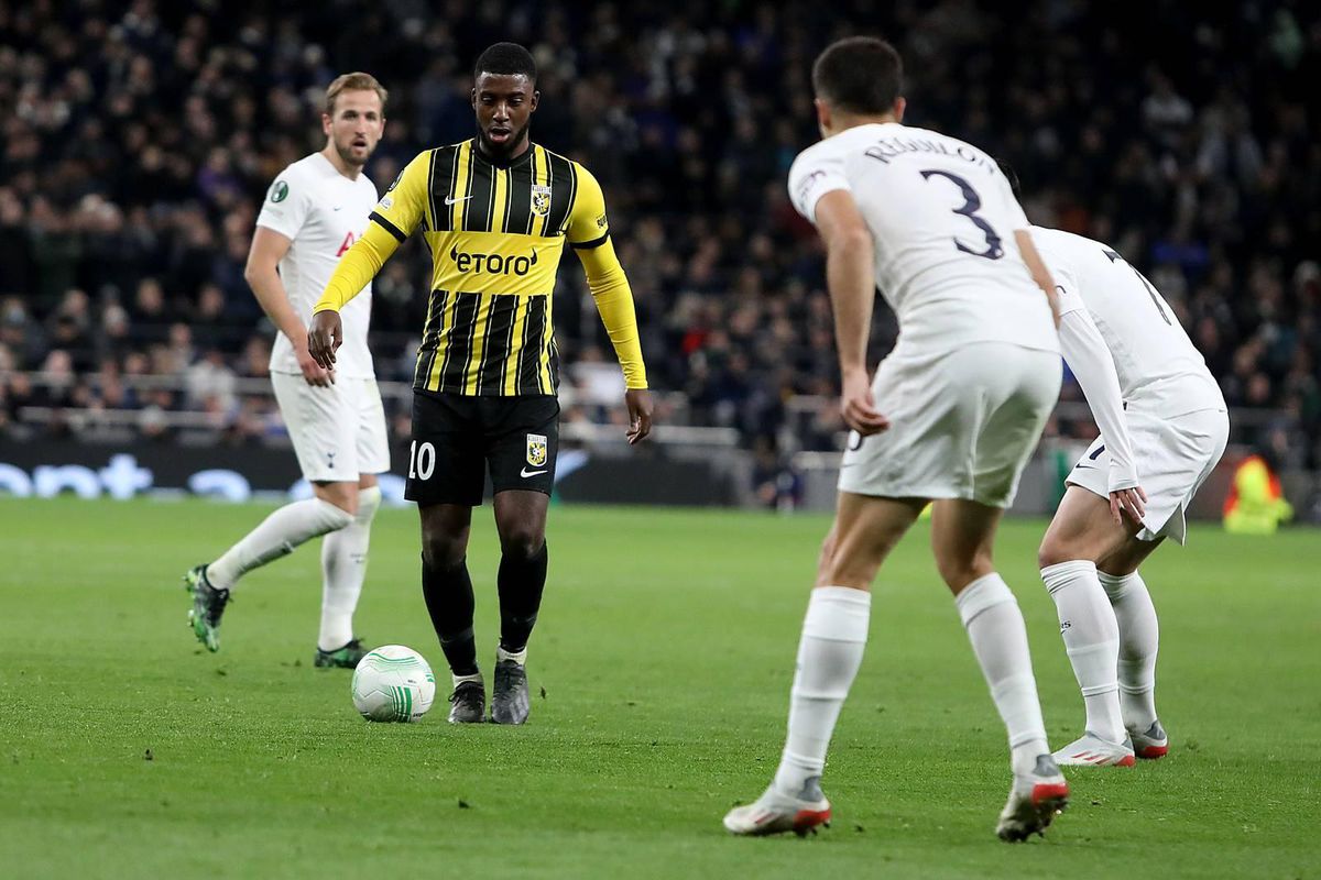 Flink statement van Vitesse over gang van zaken rond Tottenham-Rennais: 'Onwenselijke situatie'
