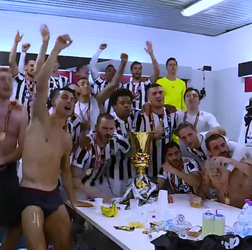 🎥 | Groot feest in kleedkamer Juventus na winst Italiaanse beker