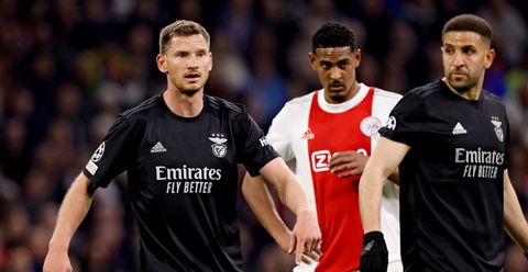 📸 | Ajax-fan reageert cynisch op tweet van klagende Jan Vertonghen richting FIFA
