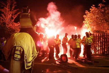Daar zijn ze weer: Legia Warschau haalt uit naar Engelse politie na oppakken rellende fans