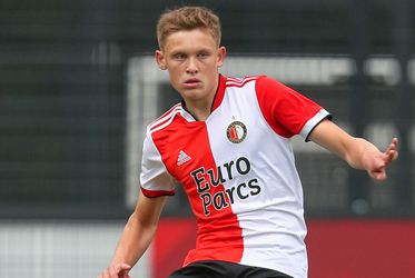 Feyenoord geeft 16-jarige verdediger Sam Ringeling profcontract