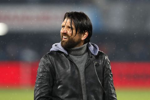 NAC haalt trainer Peter Hyballa naar Breda, die het vorige keer 5 maanden volhield