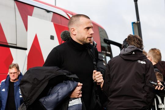 👀🎥 | Heitinga na de persco: 'Hoeveel staat het bij Feyenoord - PSV?'
