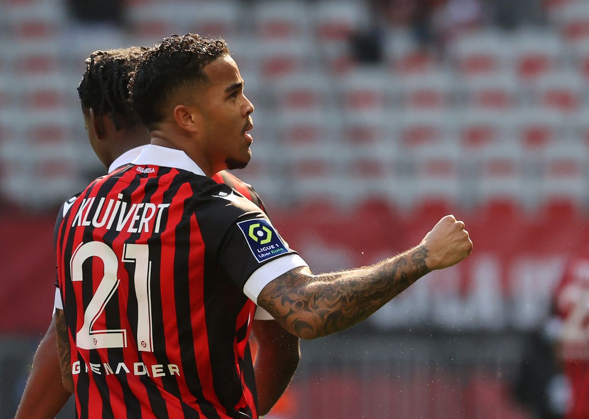 Nice-trainer neemt het op voor Justin Kluivert: 'Obscene gebaren? Onzin!'