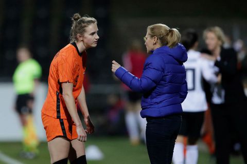 Vivianne Miedema vindt 'frisse wind' bij Oranje Leeuwinnen wel fijn: 'Kan voor ons ook goed zijn'
