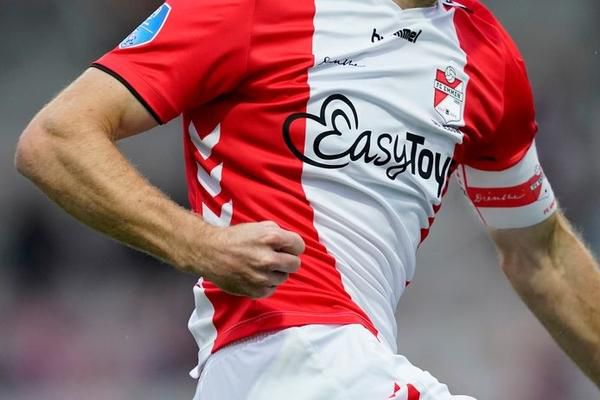 FC Emmen kan langer door met EasyToys als sponsor: KNVB schrapt regel