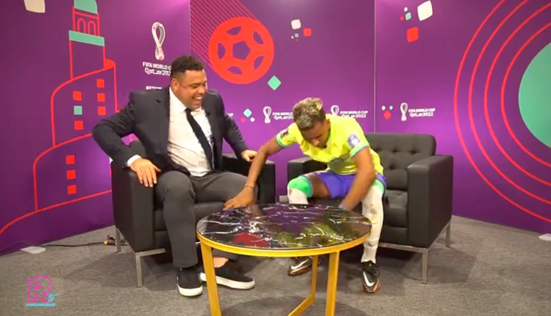 😂🎥 | 'Echte' Ronaldo giert het uit na ode van Rodrygo: 'Een beetje R9 ...