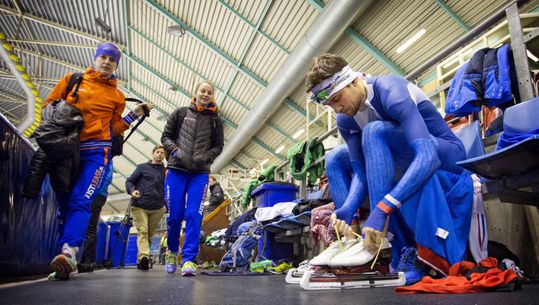 Schaatswereld houdt Russen scherp in het oog