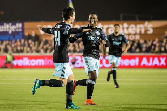 Bazoer zet in op vertrek bij Ajax: 'Contact met 4 clubs'