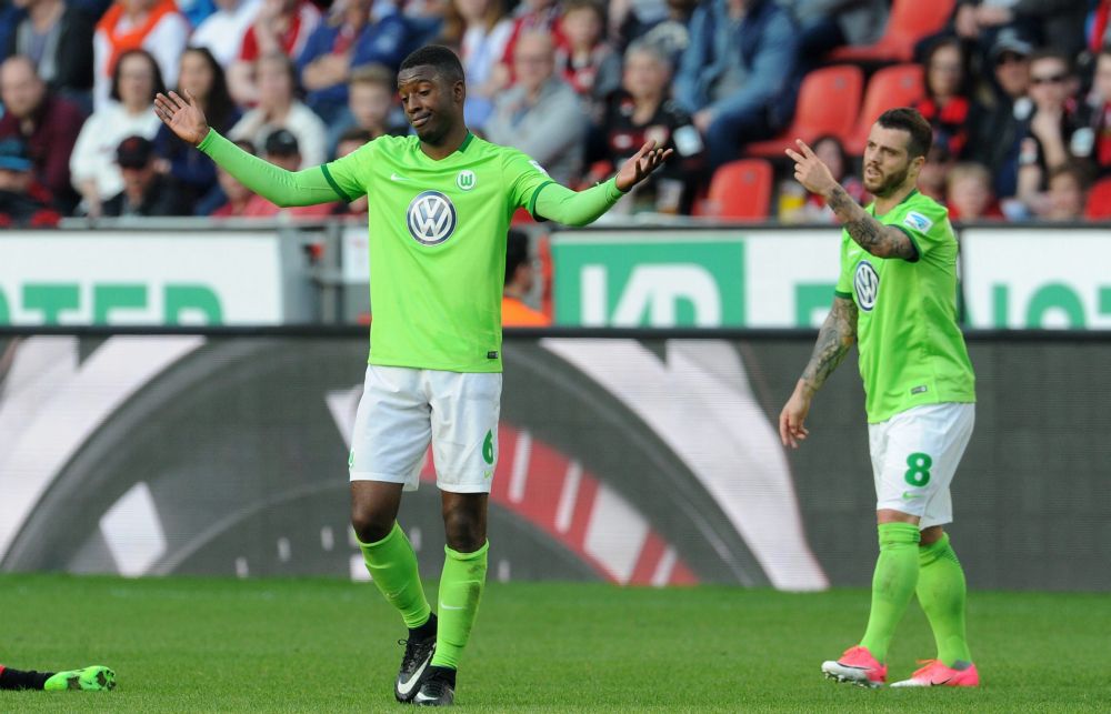 Bazoer leert snel bij Wolfsburg: ‘Het gaat iedere week steeds iets beter'