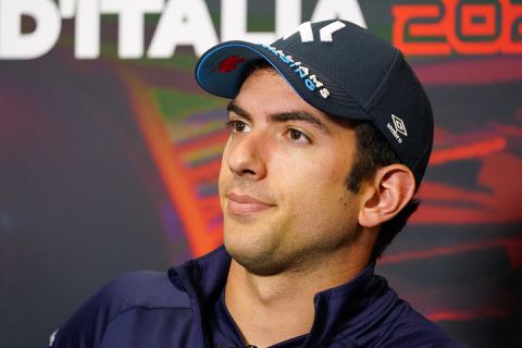 Latifi werd zelf 1-na-laatste, maar zei over De Vries: 'Daar hoort de auto ook te finishen'