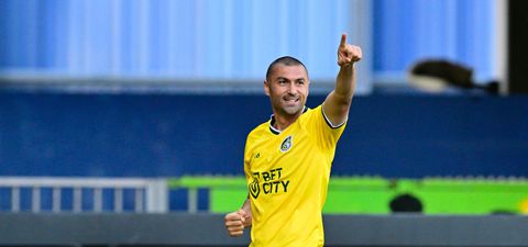 'Burak Yilmaz voelt zich al speler-trainer bij Fortuna Sittard en spreekt technische staf aan'