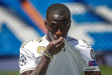 Real Madrid-aanwinst Mendy zat tijdje in een rolstoel: 'Zeiden dat ik nooit meer zou voetballen'