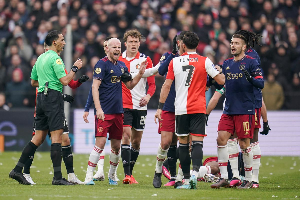 Klassieker: op deze zender zie jij alles van Ajax - Feyenoord (dus ook de voorbeschouwing)