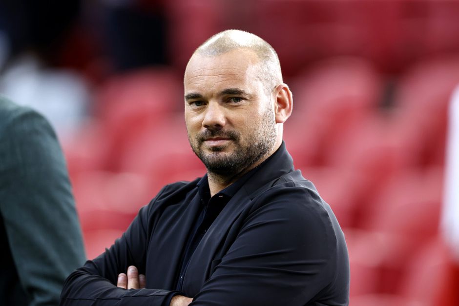 Wesley Sneijder doet vaag over mogelijke rol bij Fortuna: 'Iets voor de langere termijn'