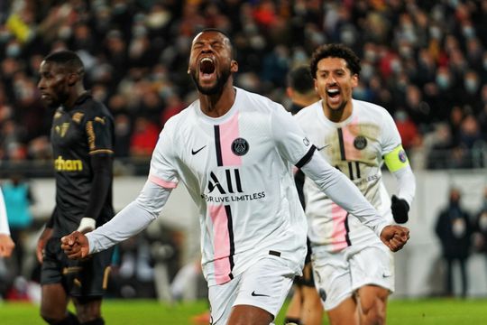 🎥​ | Georginio Wijnaldum verwerkt absentie Oranje met heerlijk ontbijtje op zee