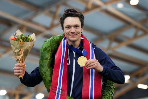 Nils van der Poel is nu ook in Nederland te boeken voor lezingen: 'Geen preekrede'