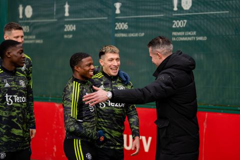 Robin van Persie weer op bezoek bij zijn oude club Manchester United