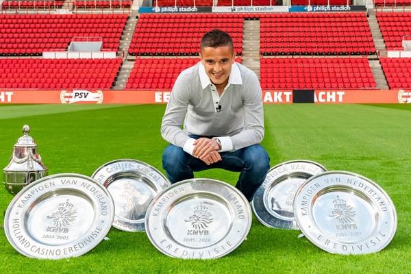 PSV vernoemt kleedkamer naar Afellay