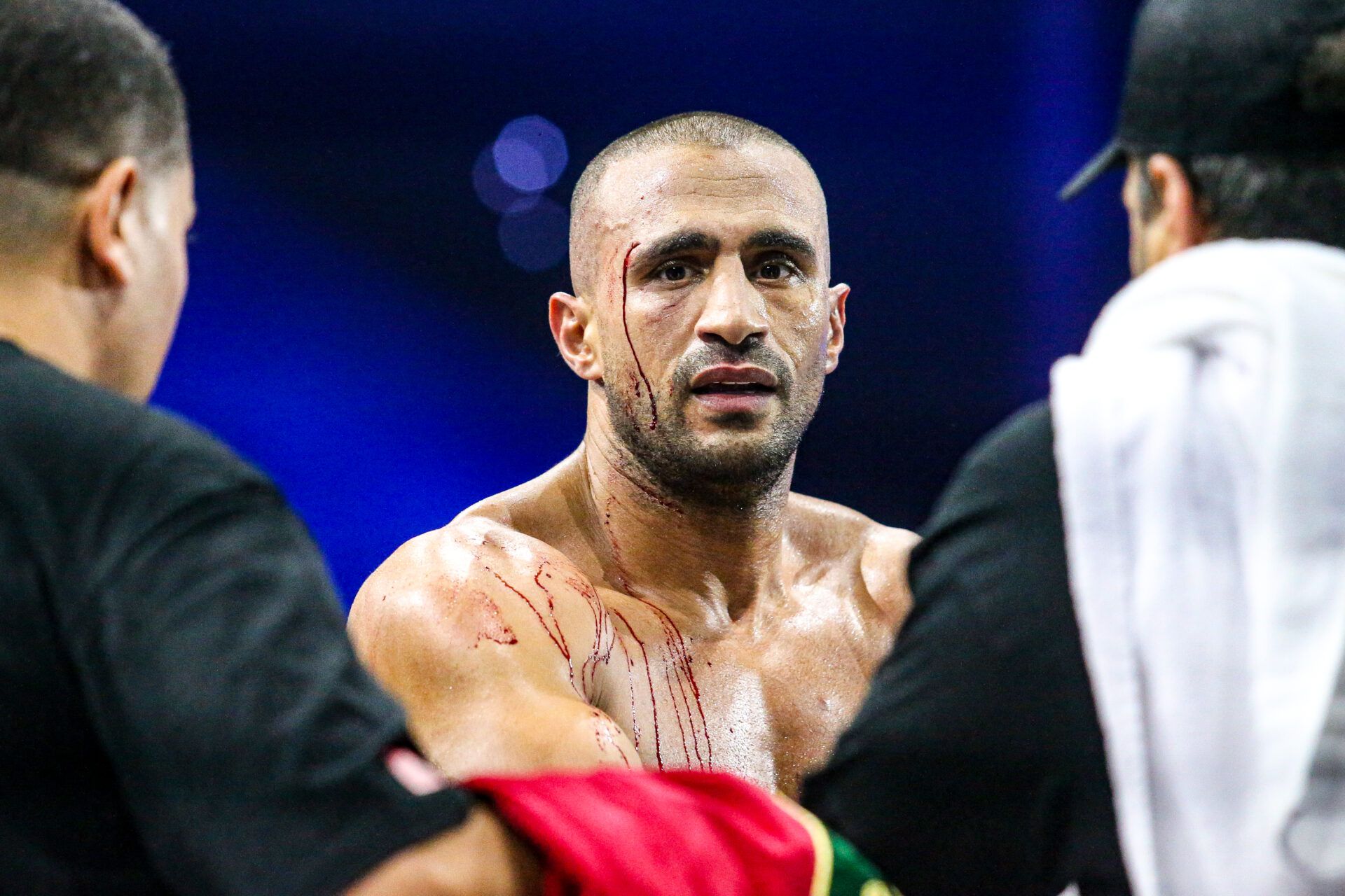 Badr Hari Keert Terug In De Ring: Knokt Tijdens Glory 88 Tegen James ...