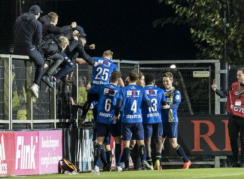 Veerkrachtig Willem II maakt achterstand goed na zeer slechte eerste helft bij Jong Ajax