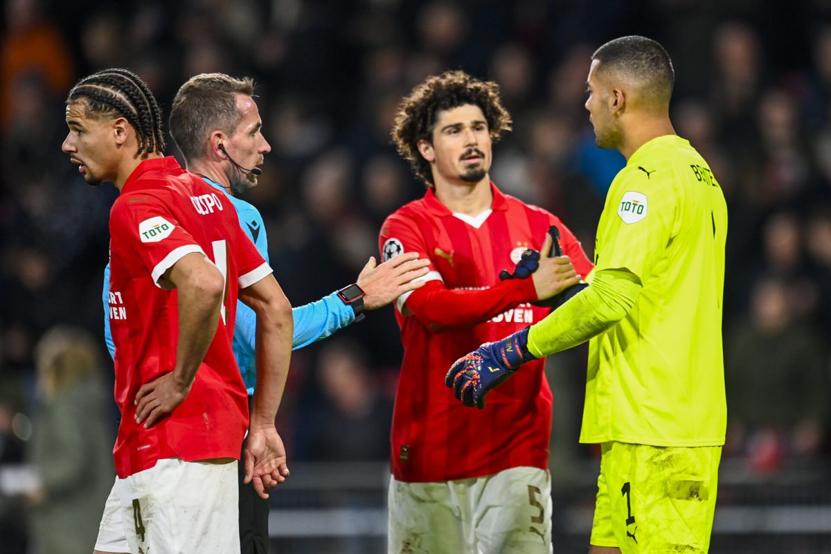André Ramalho en Peter Bosz eensgezind over PSV: 'Dit heeft het team verdiend'