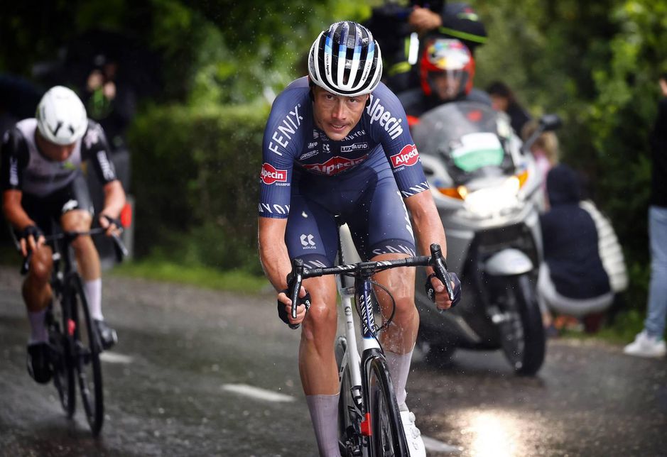 Parijs-Roubaix eist al slachtoffer bij verkenning: ploeggenoot Mathieu van der Poel breekt bekken