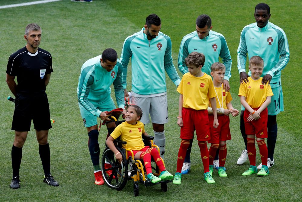 Meisje in rolstoel heeft dag van haar leven door Cristiano Ronaldo