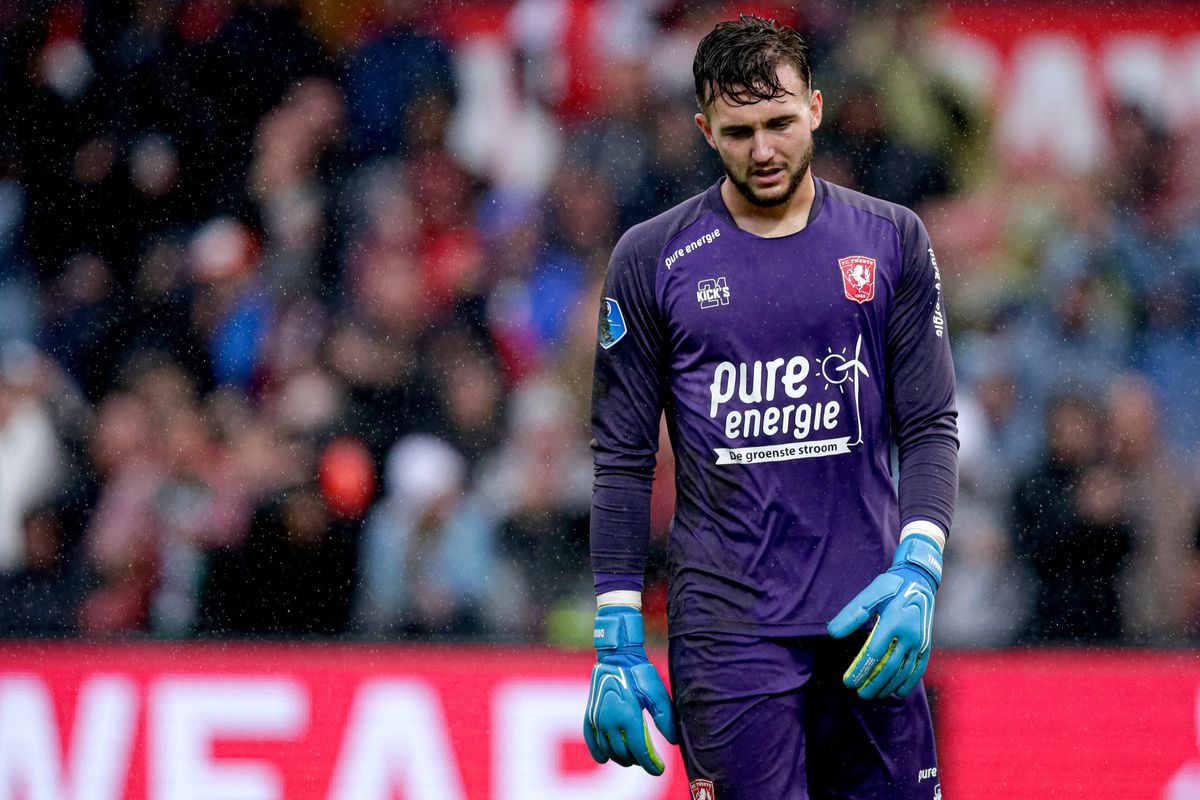 FC Twente-keeper schaamt zich voor blunder tegen Feyenoord: 'Echt, echt heel zuur'