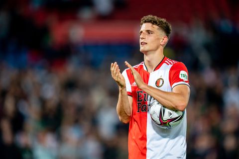 Guus Til neemt afscheid van Feyenoord-publiek: 'Ik ga jullie enorm missen'