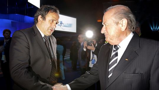 Blatter en Platini 90 dagen geschorst door FIFA
