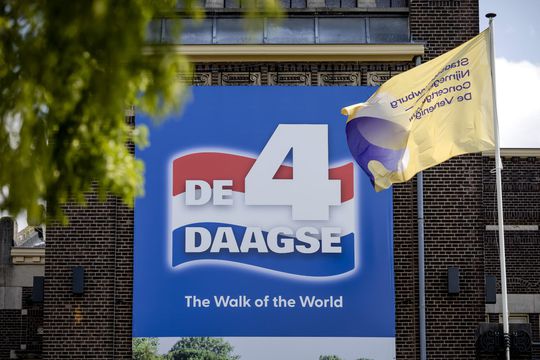 Dit is de 1e uitvaller bij Nijmeegse Vierdaagse: 'Hoopte de 1e dag door te komen'