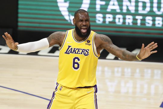 LeBron James vindt straf voor Phoenix Suns-eigenaar veel te laag: 'Geen plaats voor dit soort gedrag'