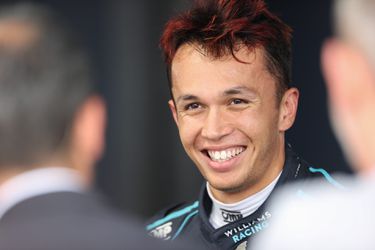 Albon houdt van achteraan rijden: verlengt contract met Williams