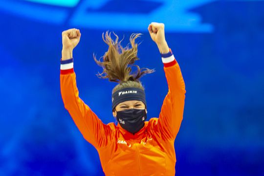 📸 | 1, 2, 3, 4, 5, 6: Tel de blokjes op Suzanne Schultings buik