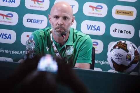 Corona blijft De Comoren lastig vallen: definitief een veldspeler op goal in 8e finale Afrika Cup