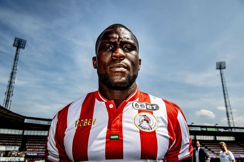 'Royston Drenthe switcht van club in Murcia'