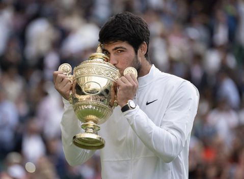 Carlos Alcaraz is pas de 5e speler sinds 2003 die Wimbledon wint