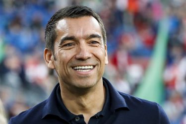 Giovanni van Bronckhorst reageert op woorden Van Nistelrooij: ‘Een mooi compliment van PSV’