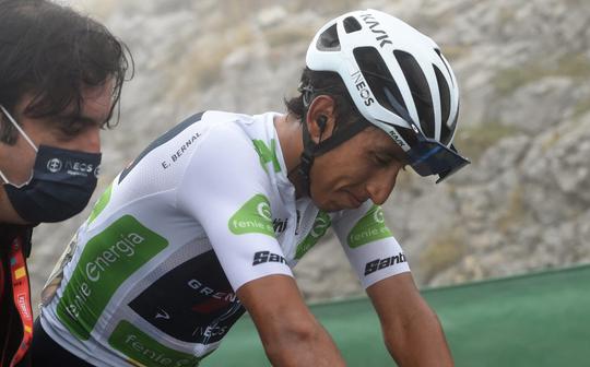 Egan Bernal loopt leeg vanwege vergiftigde familiehond: 'We voelden onmacht'