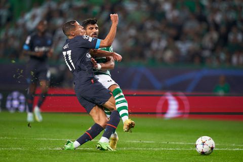 Dit zijn alle uitslagen en standen in groepen A tot en met D van de Champions League