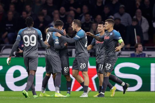 🎥 | Aanval uit het boekje! Napoli via Giacomo Raspadori alweer langs Ajax