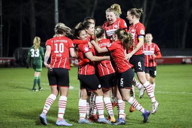 Voetbalsters PSV rollen Feyenoord op in kwartfinale KNVB Beker