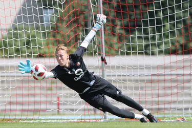 4e keeper Ten Hove verlengt contract bij Feyenoord